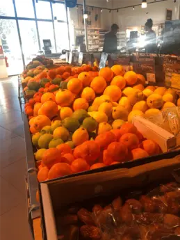 552-biocoop-salagou-magasin-bio-fruit-legume-orange.webp
